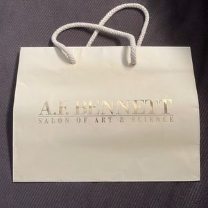 A. F. Bennett salón and wellness gift bag. Vintage bag